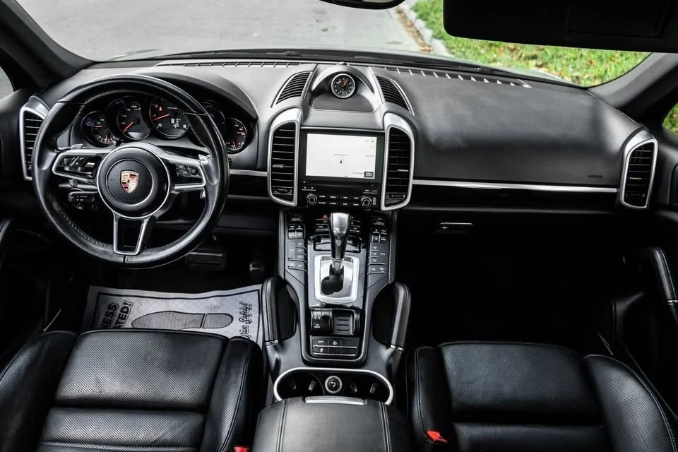 2017 Porsche 958 Cayenne - Image 7 of 19