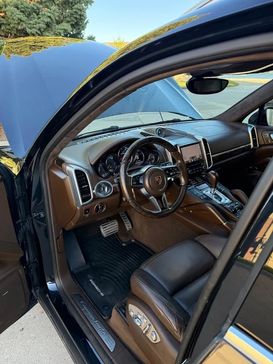 2017 Porsche 958 Cayenne - Image 13 of 20