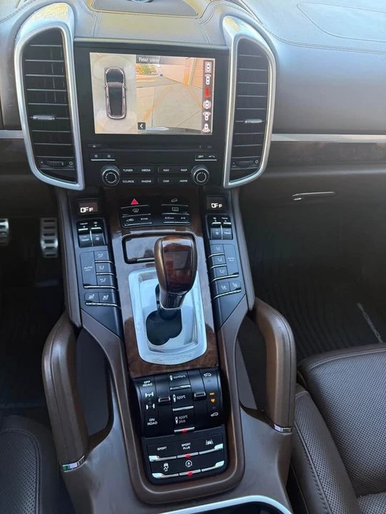 2017 Porsche 958 Cayenne - Image 16 of 20