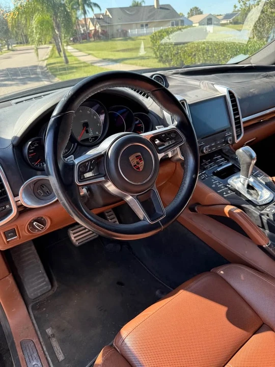 2017 Porsche 958 Cayenne S - Image 3 of 9