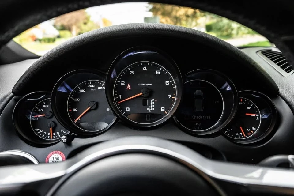 2017 Porsche 958 Cayenne - Image 13 of 19