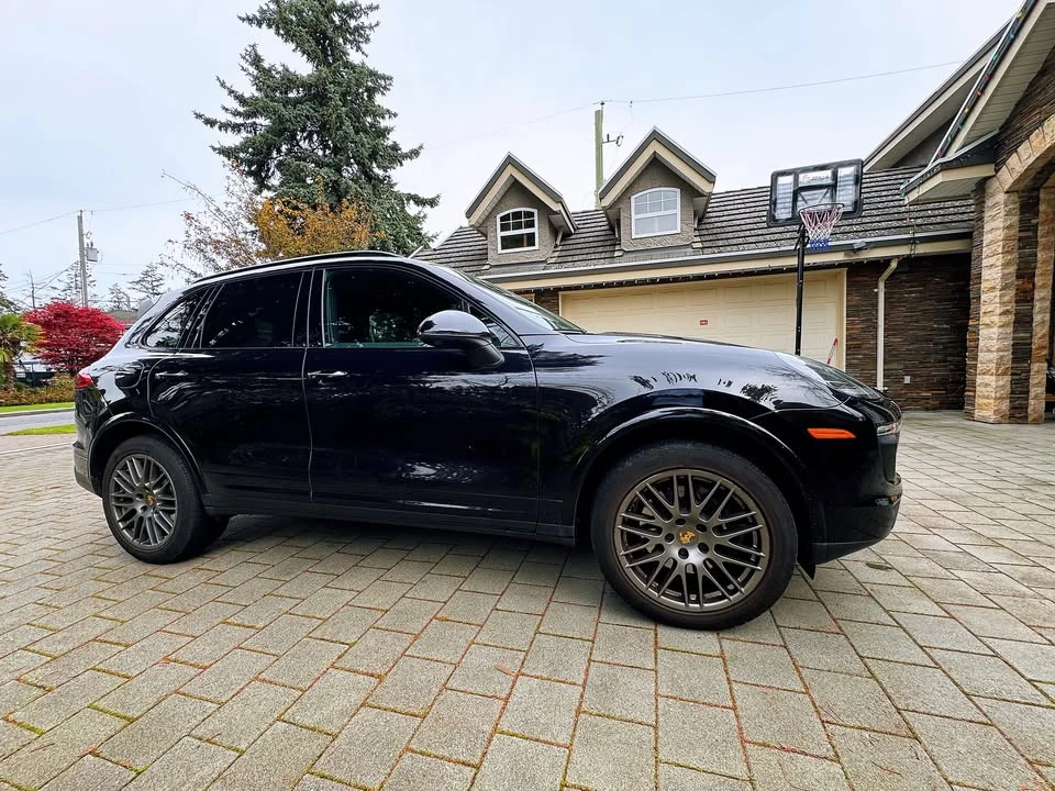 2017 Porsche 958 Cayenne - Image 2 of 12