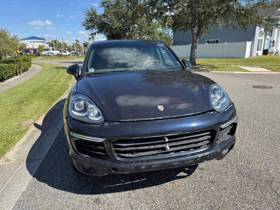 2017 Porsche 958 Cayenne S - Image 4 of 9