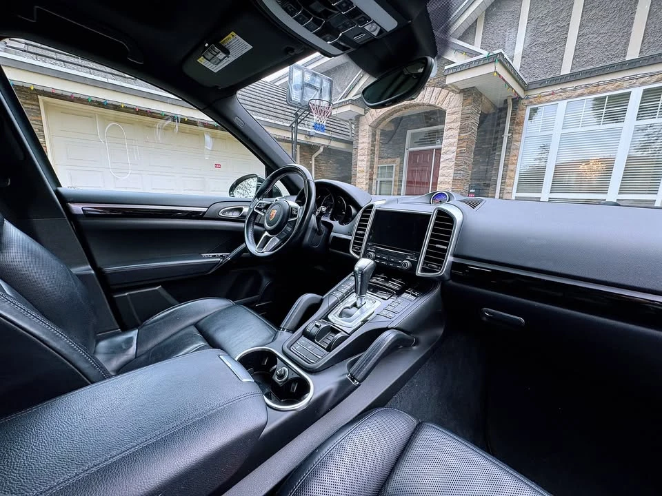 2017 Porsche 958 Cayenne - Image 9 of 12