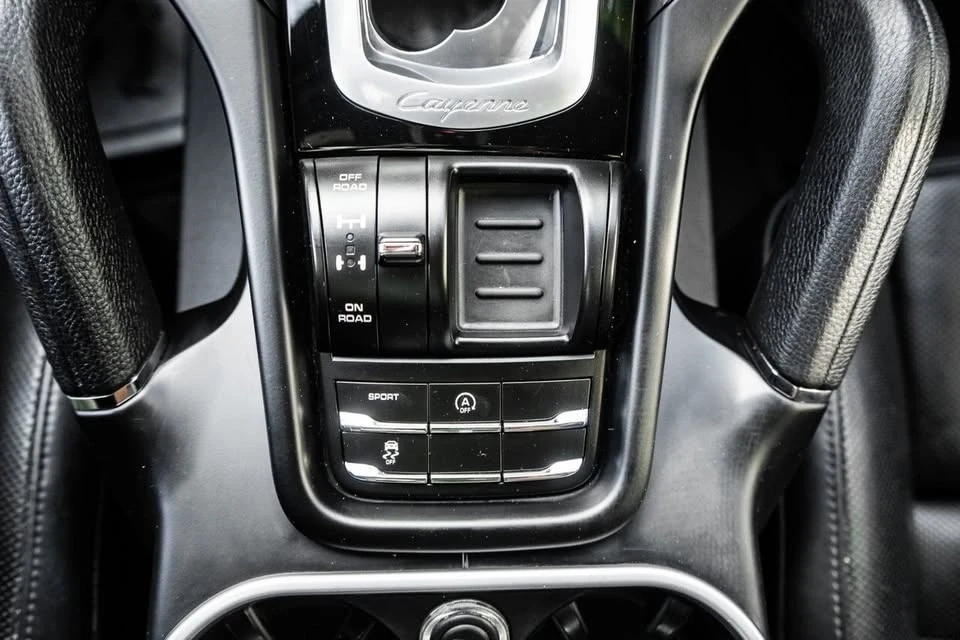 2017 Porsche 958 Cayenne - Image 17 of 19