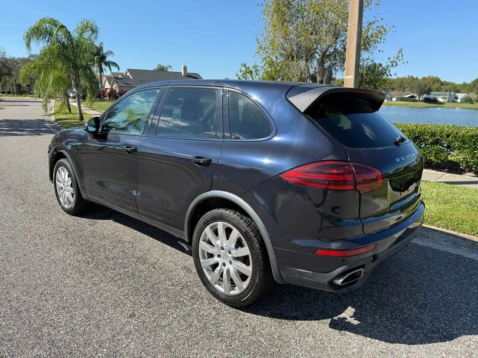 2017 Porsche 958 Cayenne S - Image 6 of 9