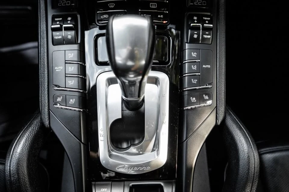2017 Porsche 958 Cayenne - Image 16 of 19