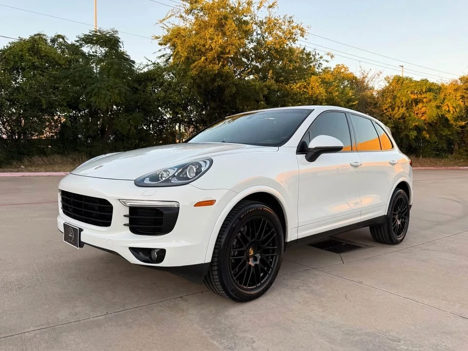 2017 Porsche 958 Cayenne - Image 2 of 15