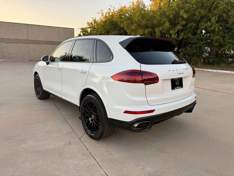 2017 Porsche 958 Cayenne - Image 5 of 15