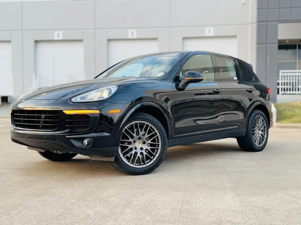 2017 Porsche 958 Cayenne - Image 2 of 16