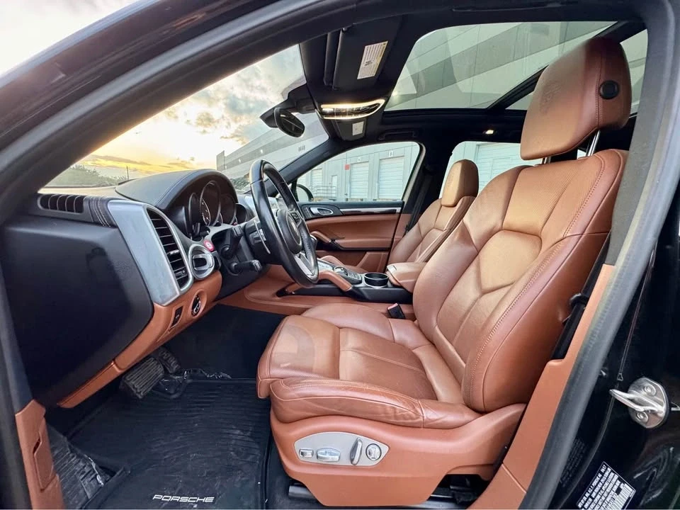 2017 Porsche 958 Cayenne - Image 9 of 16