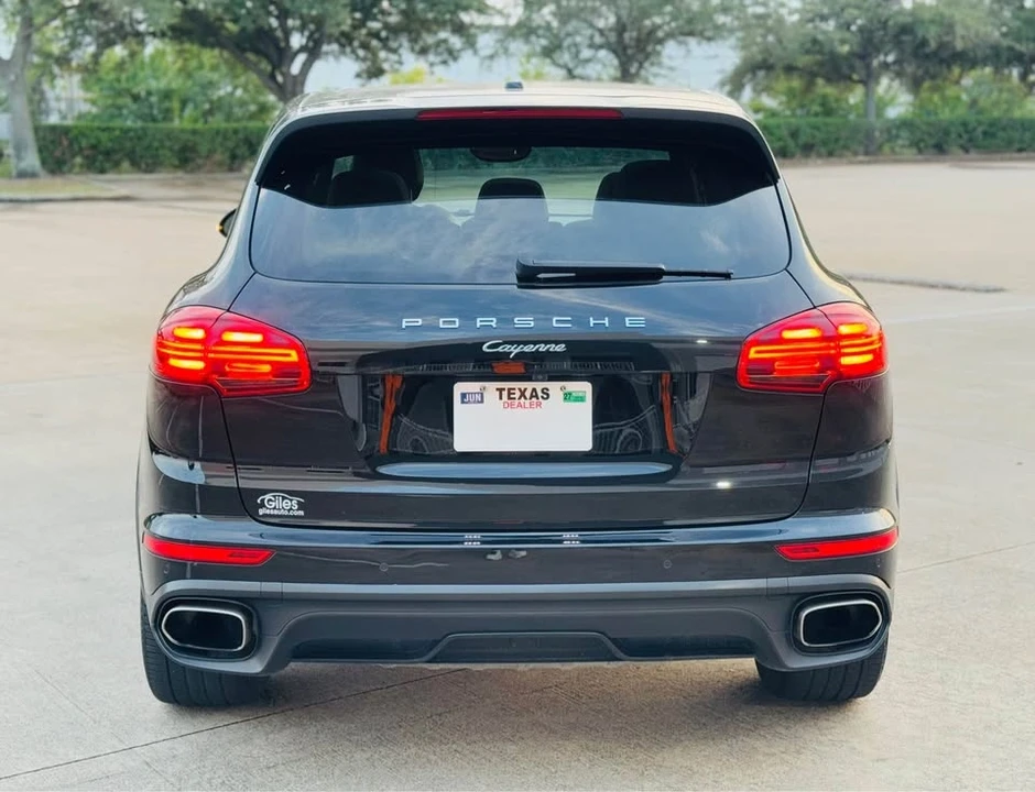 2017 Porsche 958 Cayenne - Image 6 of 16
