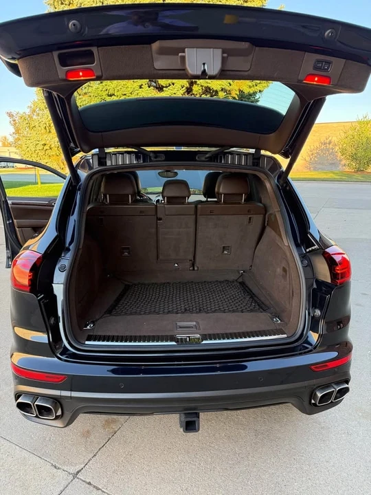 2017 Porsche 958 Cayenne - Image 10 of 20