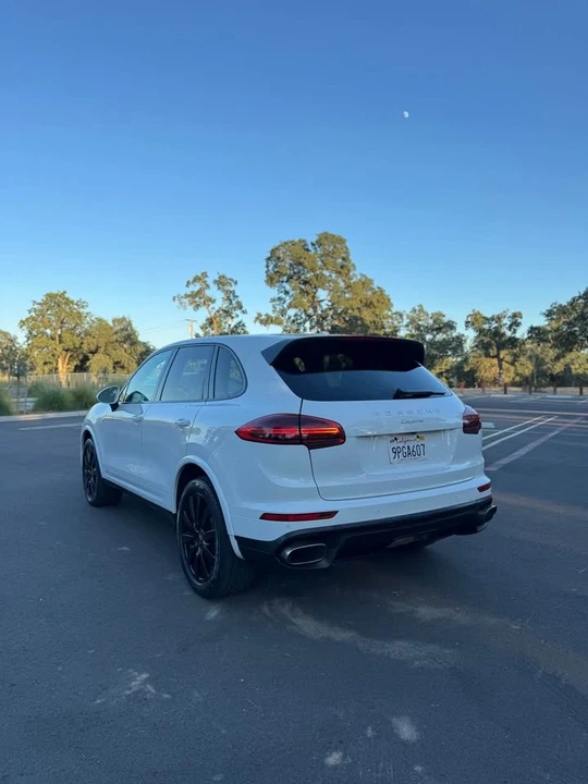 2017 Porsche 958 Cayenne S - Image 4 of 13