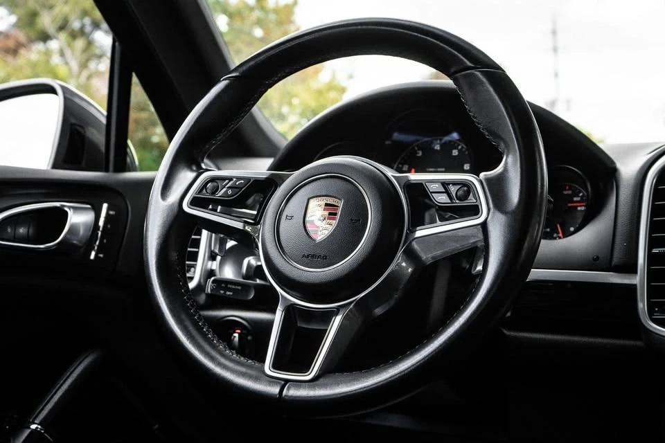 2017 Porsche 958 Cayenne - Image 10 of 19