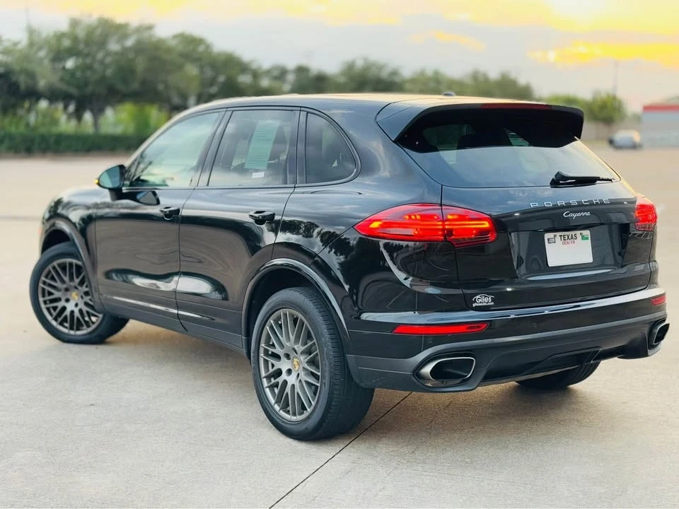 2017 Porsche 958 Cayenne - Image 7 of 16