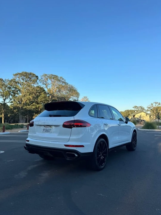 2017 Porsche 958 Cayenne S - Image 3 of 13