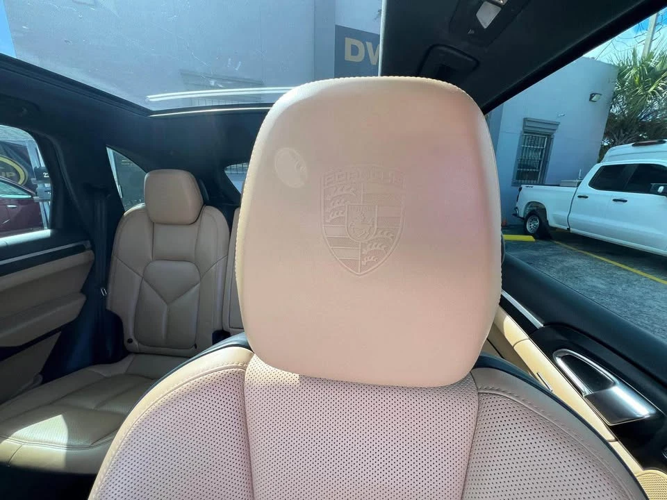2017 Porsche 958 Cayenne - Image 10 of 14
