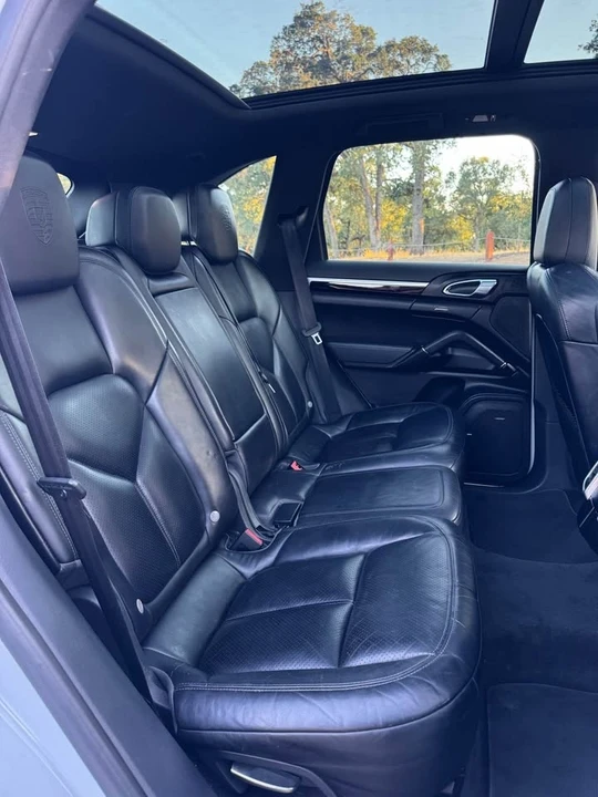 2017 Porsche 958 Cayenne S - Image 9 of 13