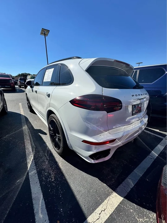 2017 Porsche 958 Cayenne - Image 4 of 5