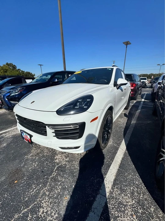 2017 Porsche 958 Cayenne - Image 3 of 5