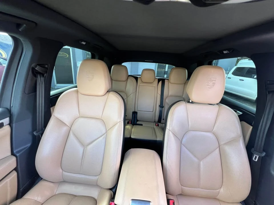 2017 Porsche 958 Cayenne - Image 8 of 14