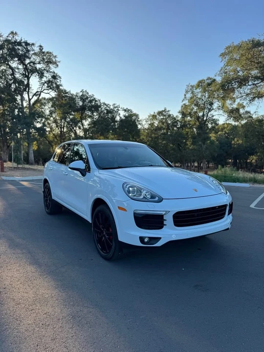 2017 Porsche 958 Cayenne S - Image 2 of 13