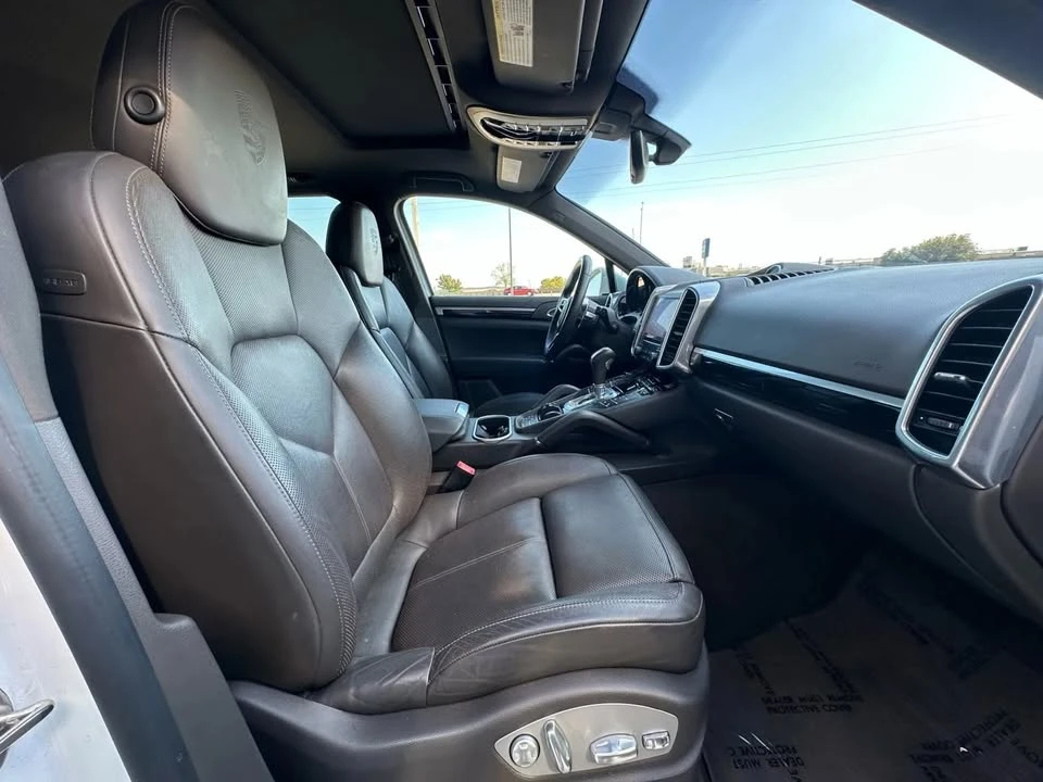 2017 Porsche 958 Cayenne - Image 17 of 18