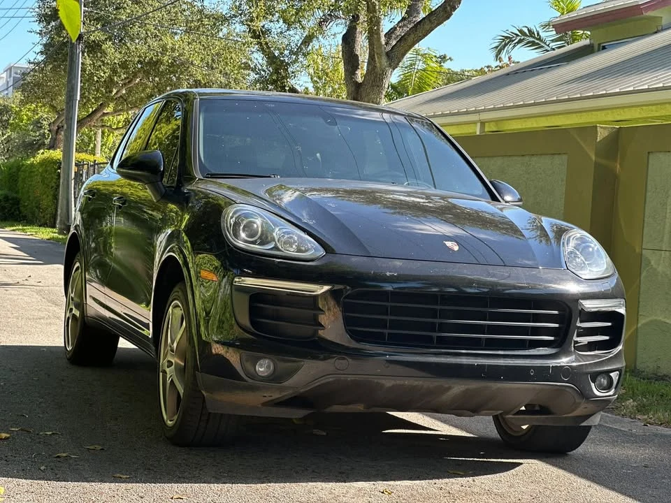 2017 Porsche 958 Cayenne - Image 2 of 6