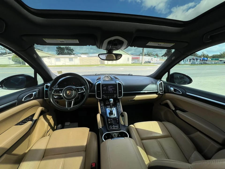 2017 Porsche 958 Cayenne - Image 6 of 14