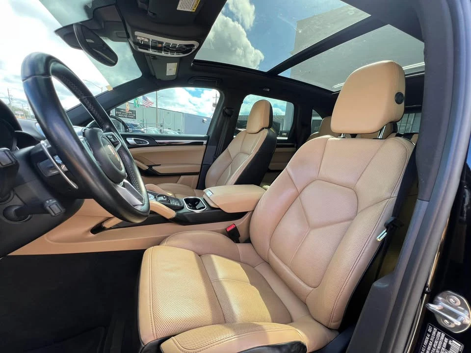 2017 Porsche 958 Cayenne - Image 4 of 14