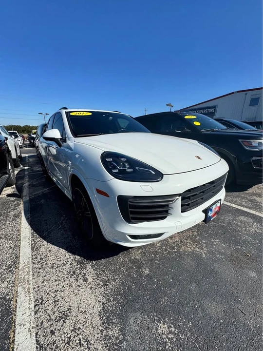 2017 Porsche 958 Cayenne - Image 2 of 5