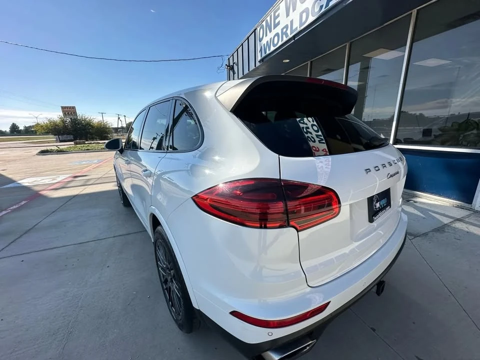 2017 Porsche 958 Cayenne - Image 3 of 18