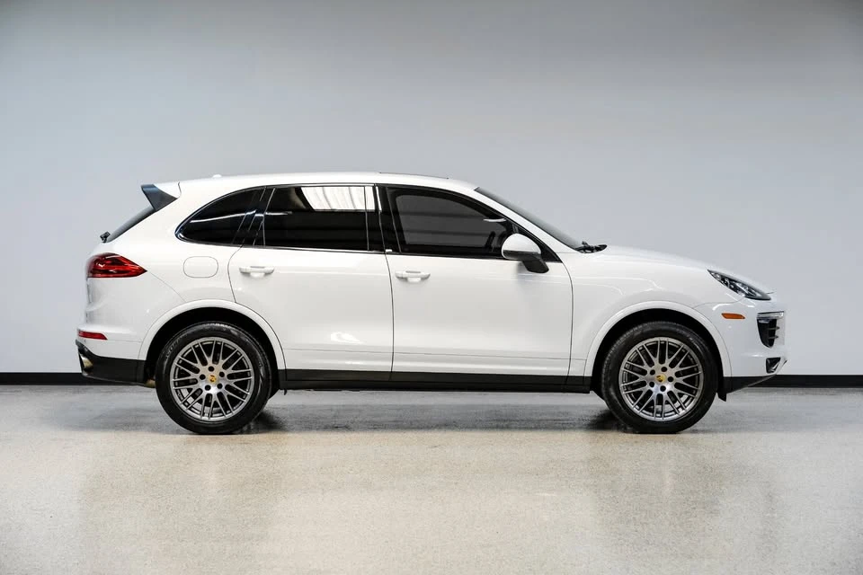 2017 Porsche 958 Cayenne - Image 6 of 18