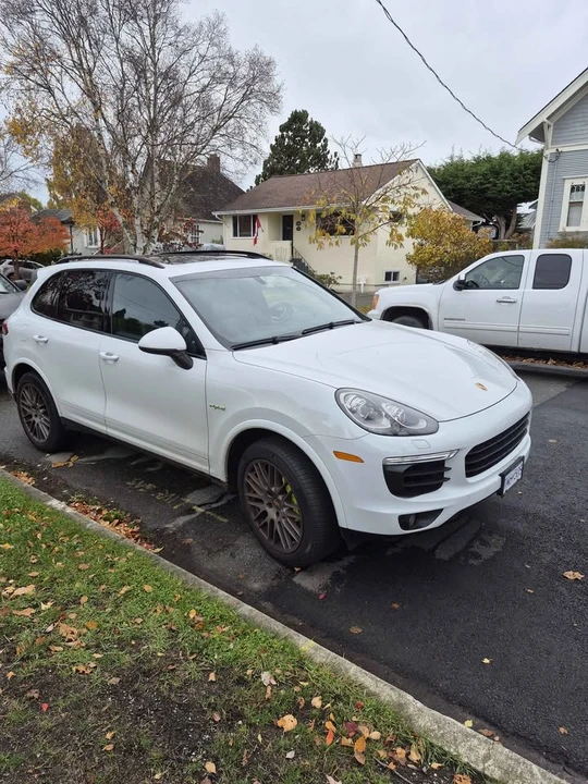 2017 Porsche 958 Cayenne - Image 3 of 4