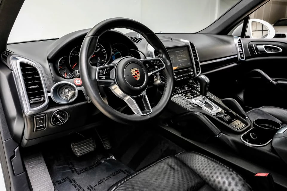 2017 Porsche 958 Cayenne - Image 2 of 18
