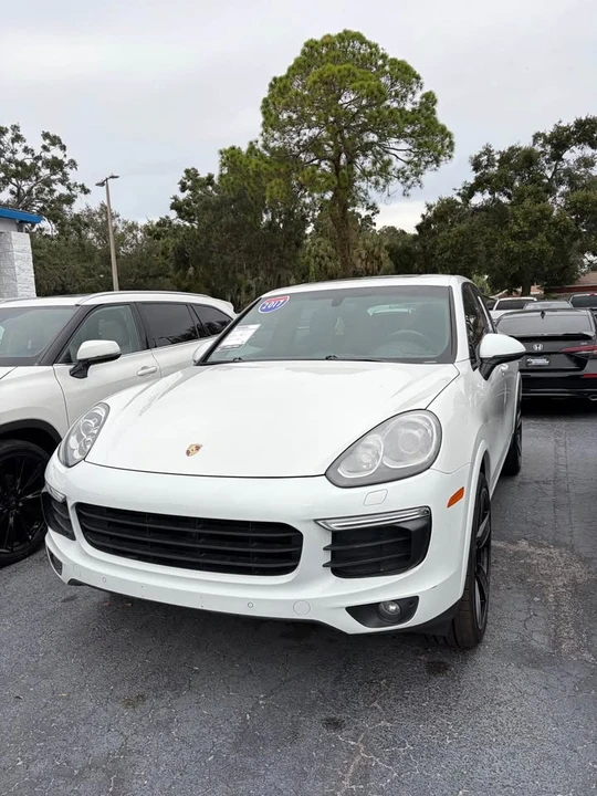2017 Porsche 958 Cayenne - Image 2 of 15