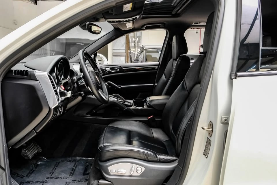 2017 Porsche 958 Cayenne - Image 3 of 18