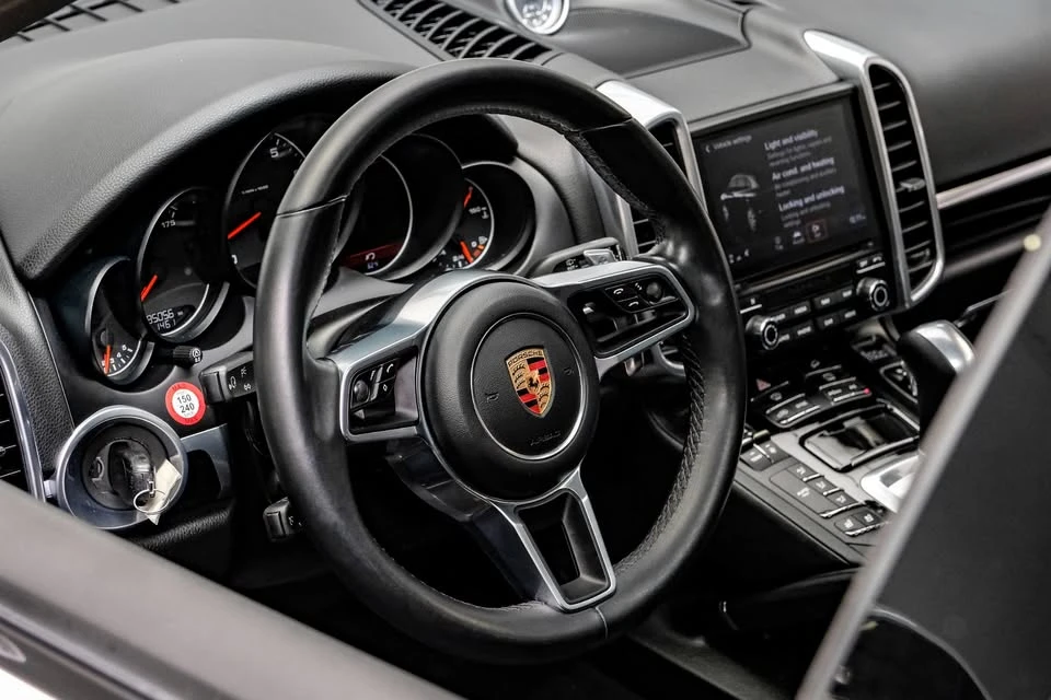 2017 Porsche 958 Cayenne - Image 16 of 18