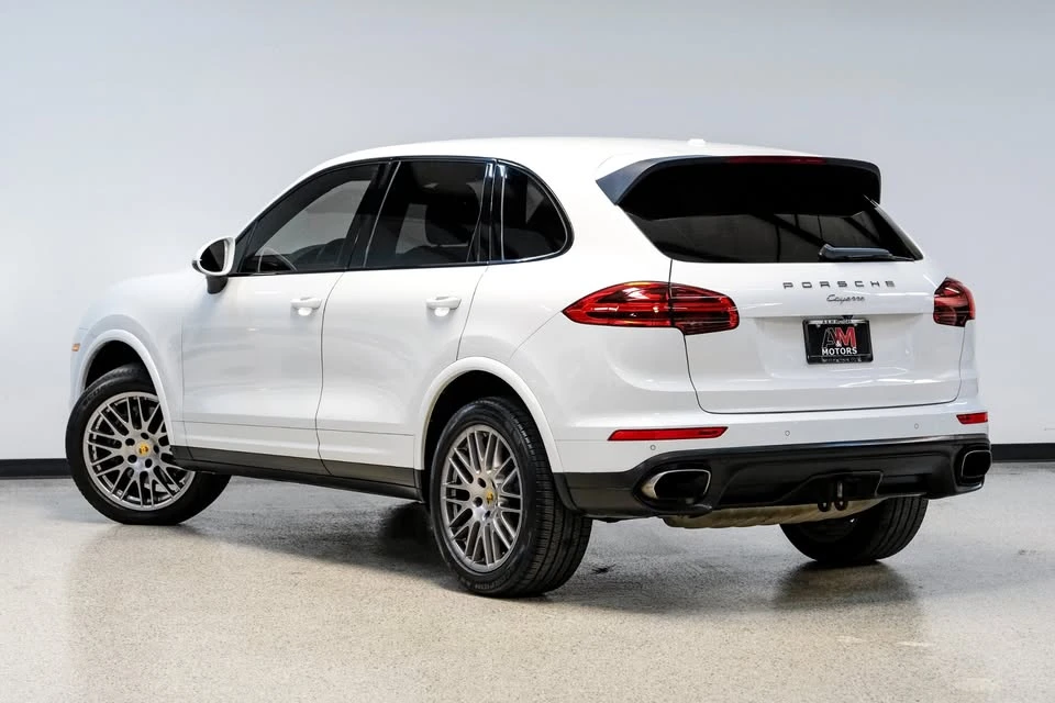 2017 Porsche 958 Cayenne - Image 9 of 18