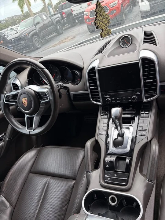 2017 Porsche 958 Cayenne - Image 7 of 15