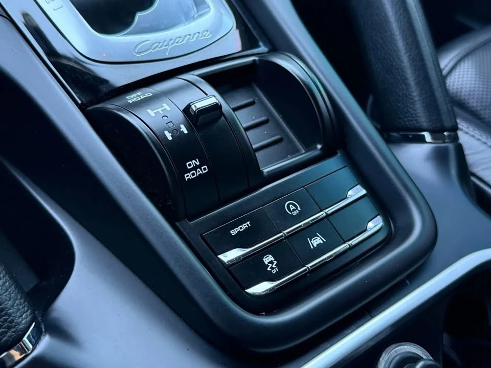 2017 Porsche 958 Cayenne - Image 11 of 19