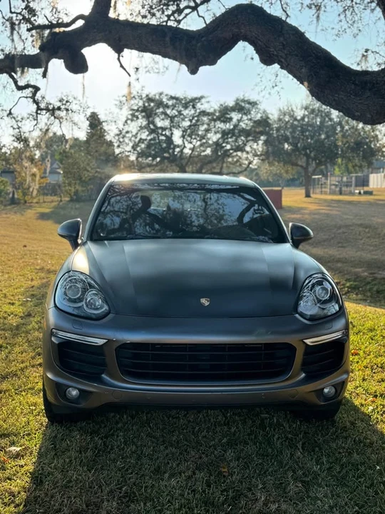 2017 Porsche 958 Cayenne - Image 2 of 10