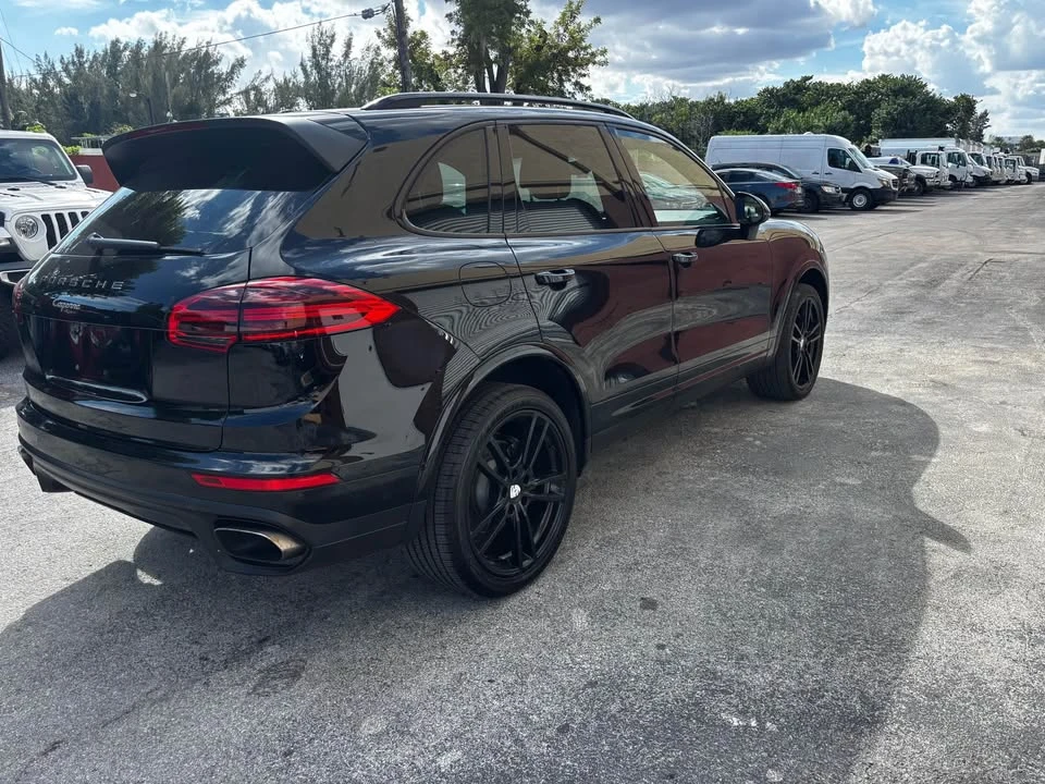 2017 Porsche 958 Cayenne - Image 4 of 6