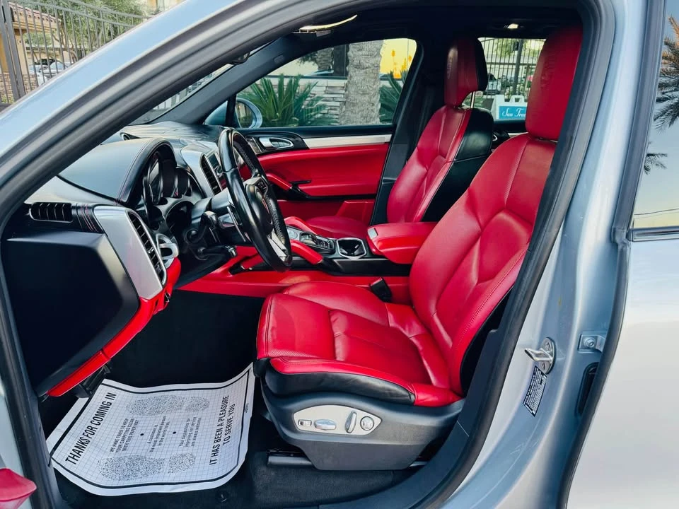 2017 Porsche 958 Cayenne - Image 9 of 13
