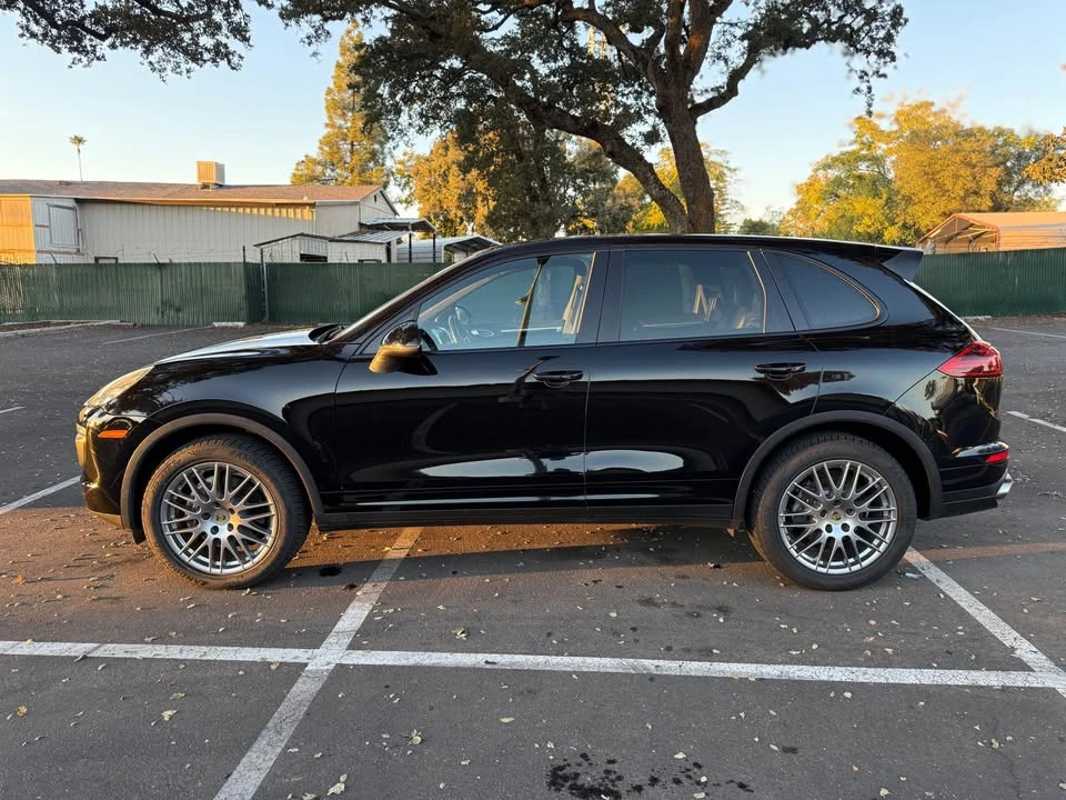 2017 Porsche 958 Cayenne - Image 3 of 11