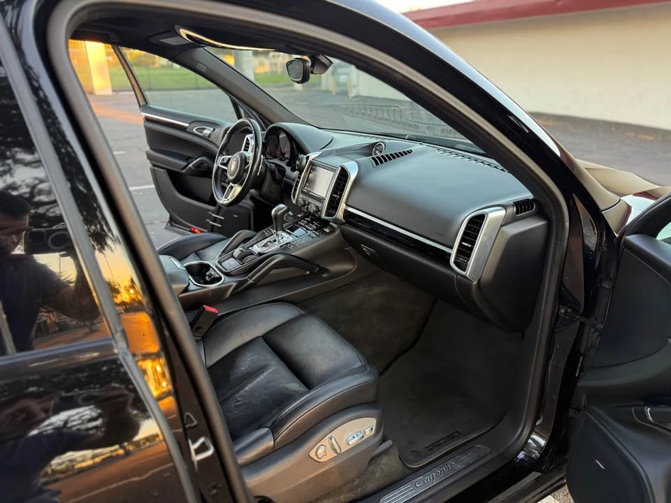 2017 Porsche 958 Cayenne - Image 9 of 11