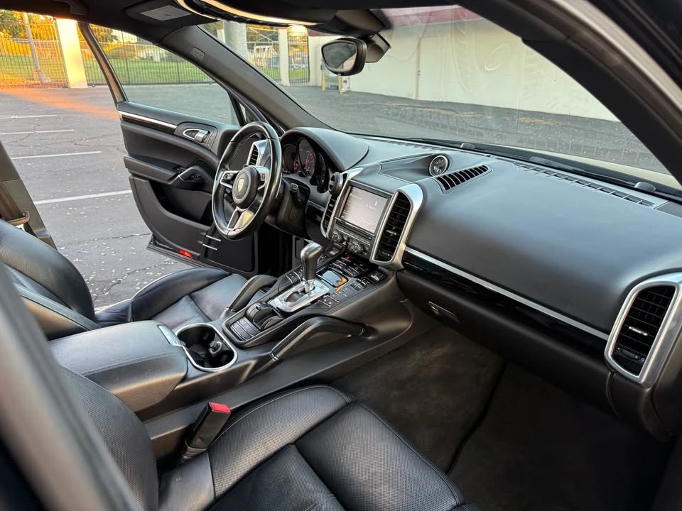 2017 Porsche 958 Cayenne - Image 10 of 11