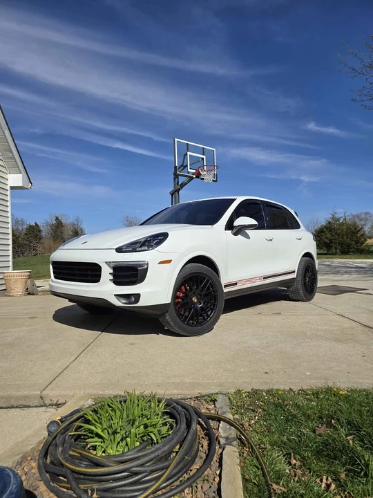 2017 Porsche 958 Cayenne - Image 3 of 7