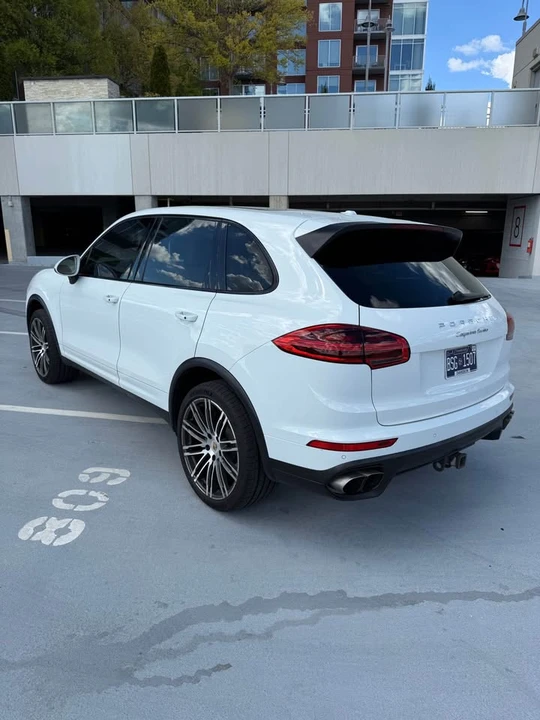 2017 Porsche 958 Cayenne - Image 4 of 16